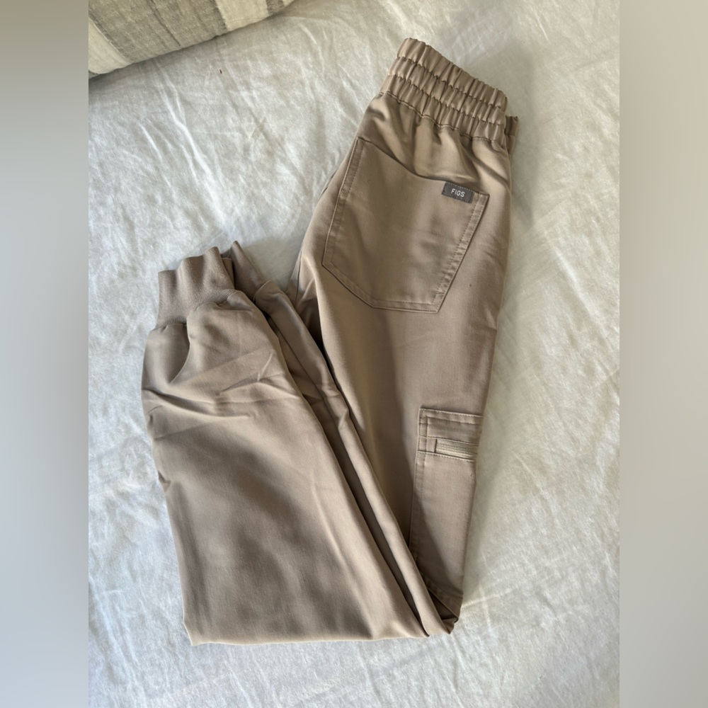 Uman Relaxed Jogger Scrub Pants